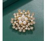 Gold Pearl Crystal Snowflake Flower Design Brooch Pin Badge Fashion Brooches Clothing Saree Scarf Dress Rhinestone Clip Designer Bags Decoration Jewelry Gift for Women Girls