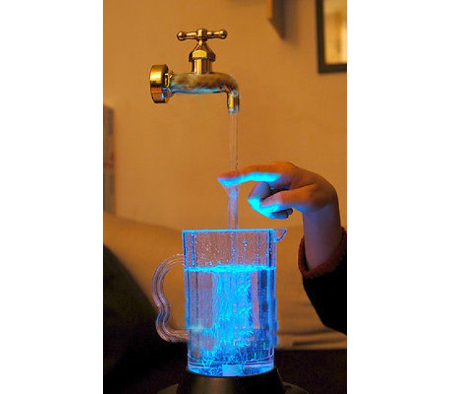 Magic Water Fountain Tap Auto Faucet Eye Catching Floating In Air