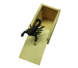Fake Scorpion Mouse Wooden Surprise Box Item Prank Toy Wooden Box Gift Scare Toy